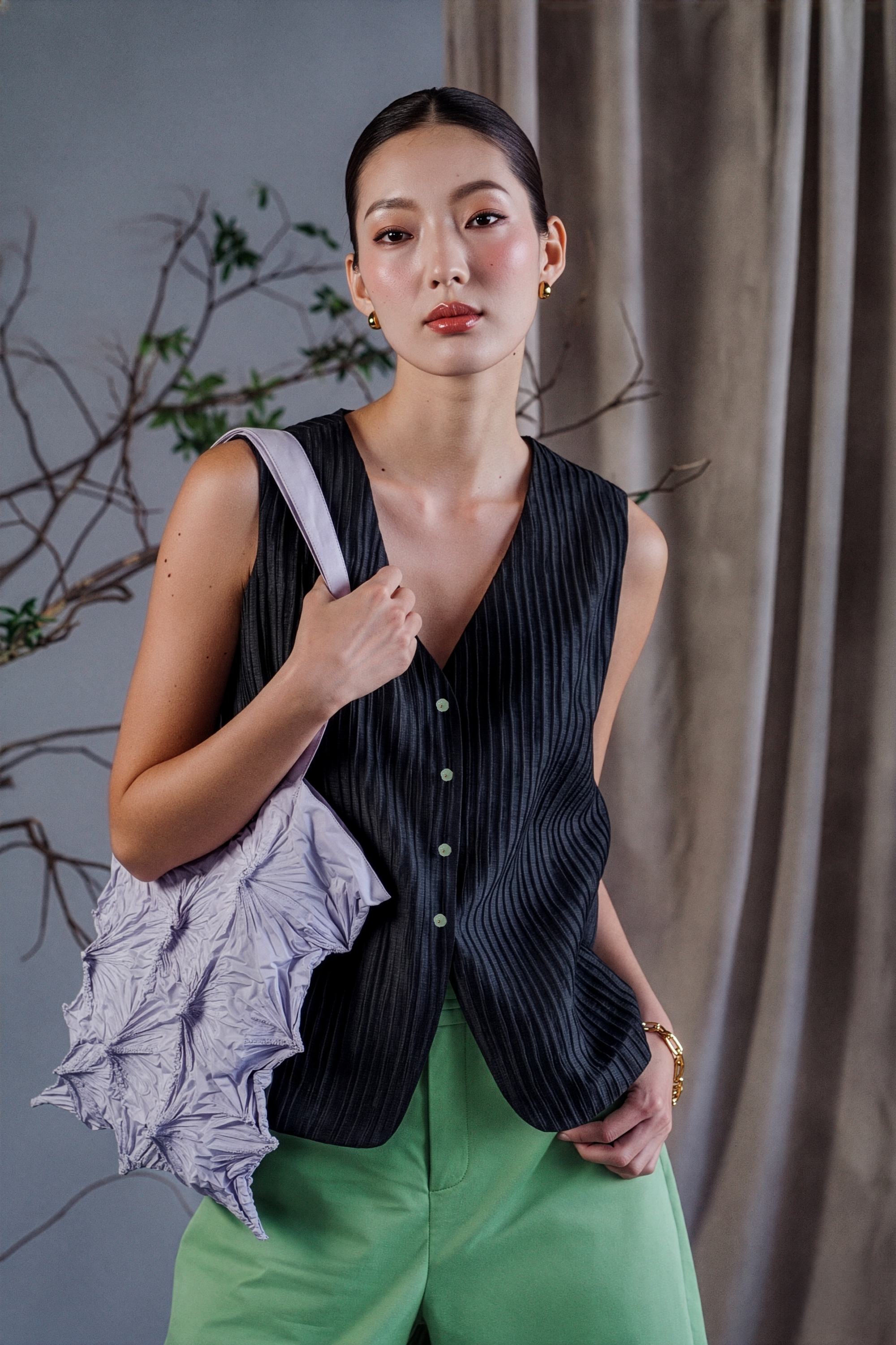 Hisa Pleated Cotton Vest - White / Black / Teal