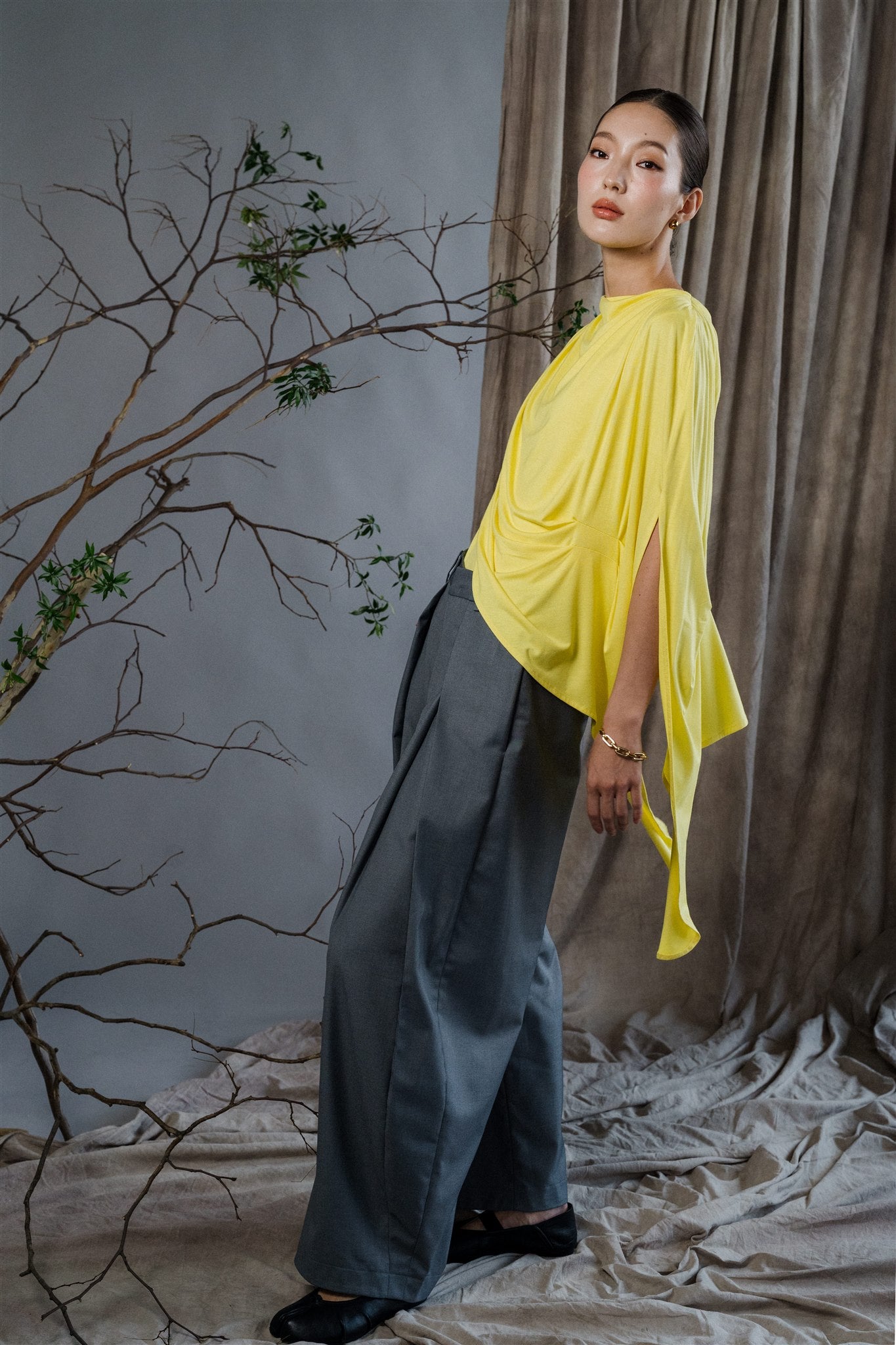 Yohaku Drape Top - White / Yellow