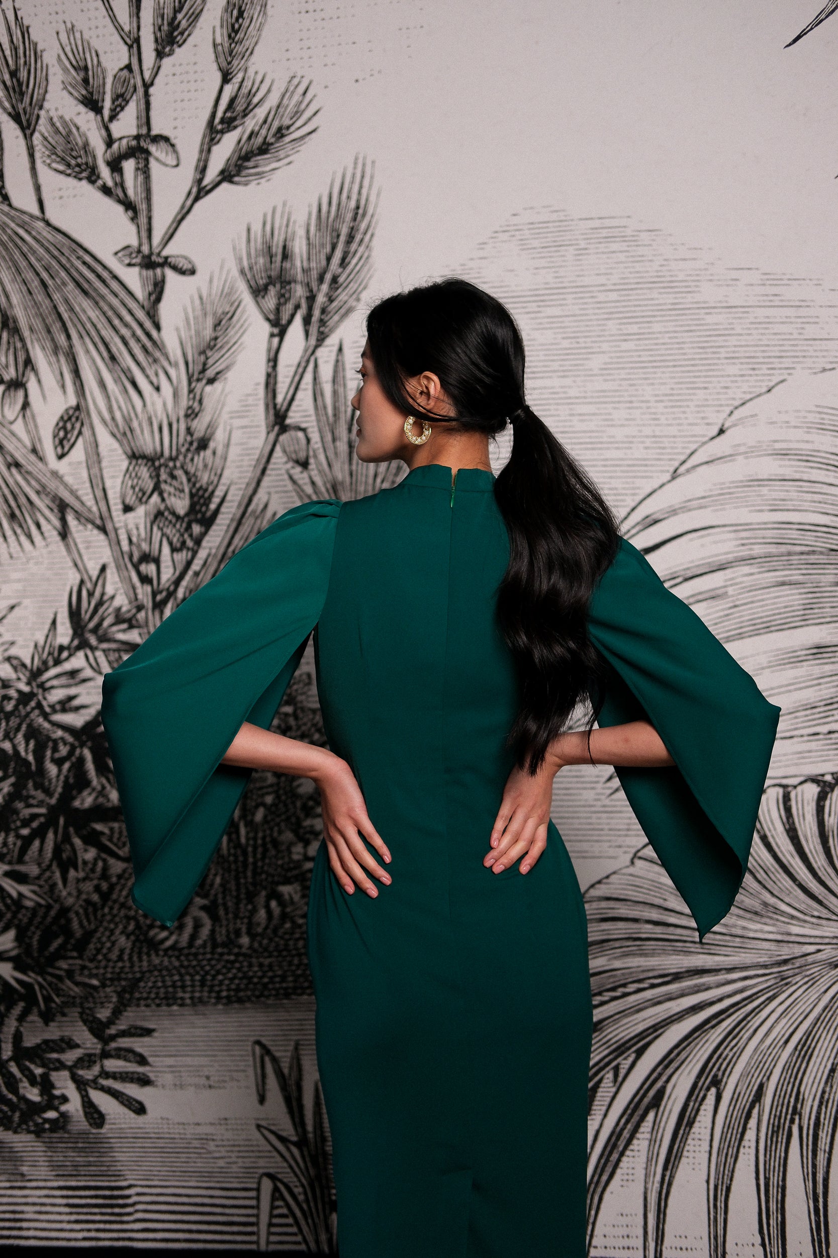 Aori Midi Cheongsam - Red / Emerald (Pre-Order)