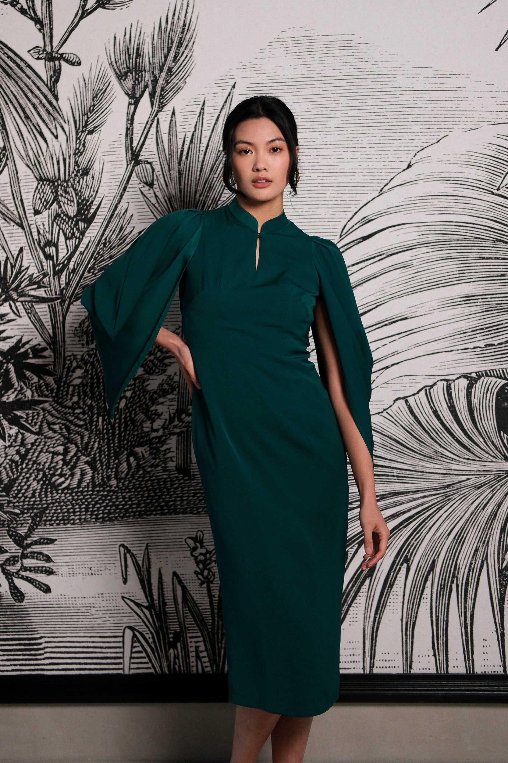 Aori Midi Cheongsam - Red / Emerald (Pre-Order)